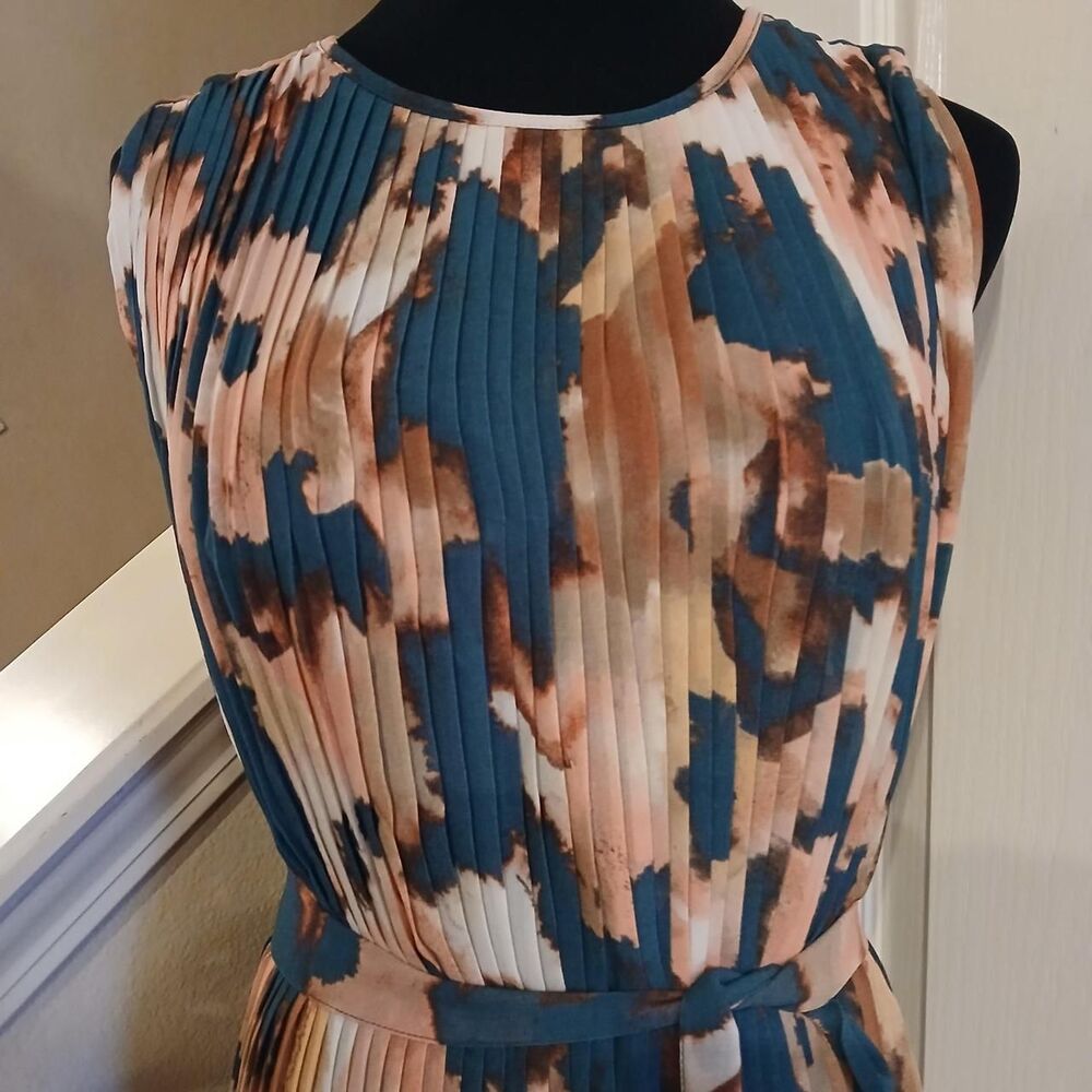 NWT Banana Republic pleated sleeveless crew neck midi dress tie waist L - Picture 3 of 8